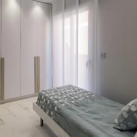 Moderno Mediterraneo Con Piscina شاليه إِستيبونا