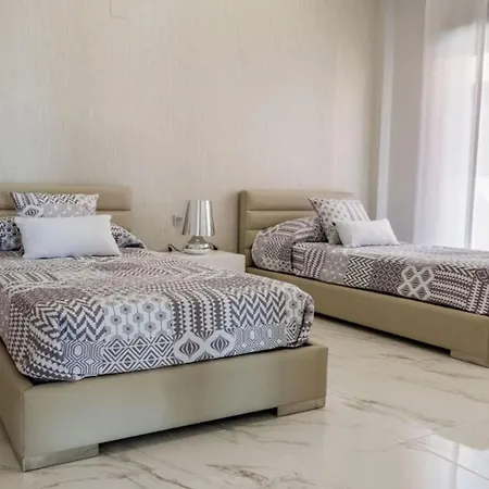 شاليه Moderno Mediterraneo Con Piscina إِستيبونا