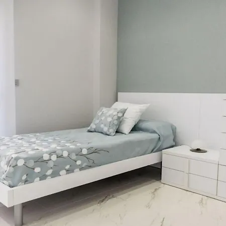 Moderno Mediterraneo Con Piscina Alpstuga *